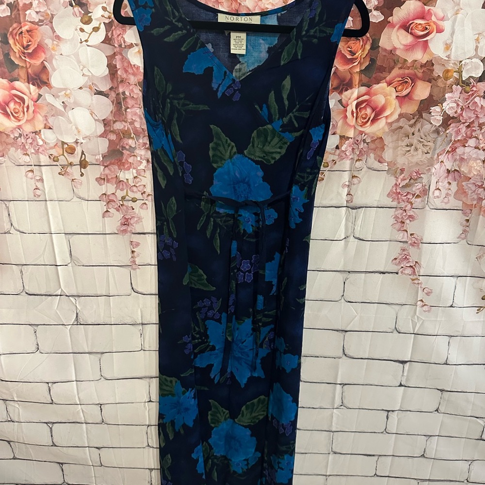 1990s vintage floral maxi dress with tie back. size Petite Medium. Norton Brand.